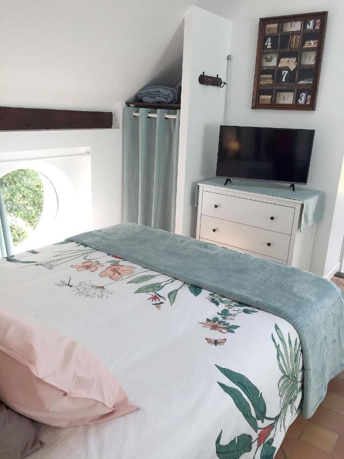 Les Gites Du Clos Saint-Martin Maule 外观 照片
